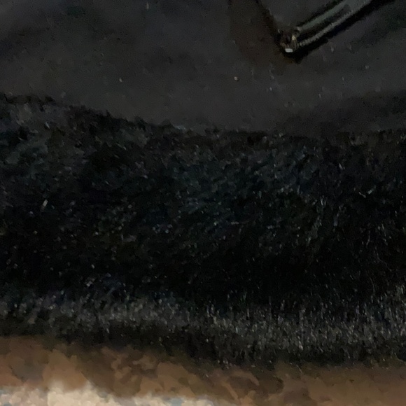 Knit mini skirt with faux fur trim - Picture 5 of 5